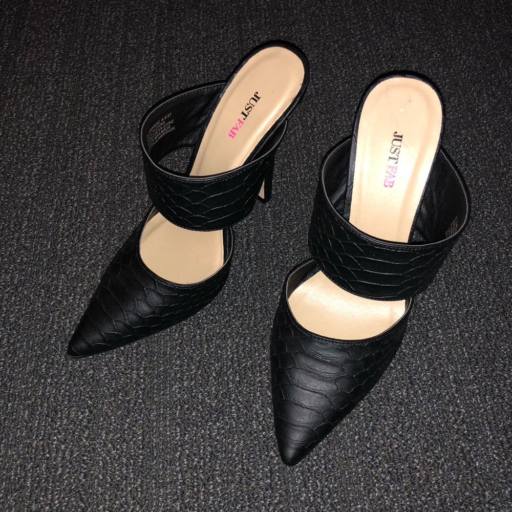 JUST FAB BLACK SNAKESKIN POINT TOE STILETTO HEEL